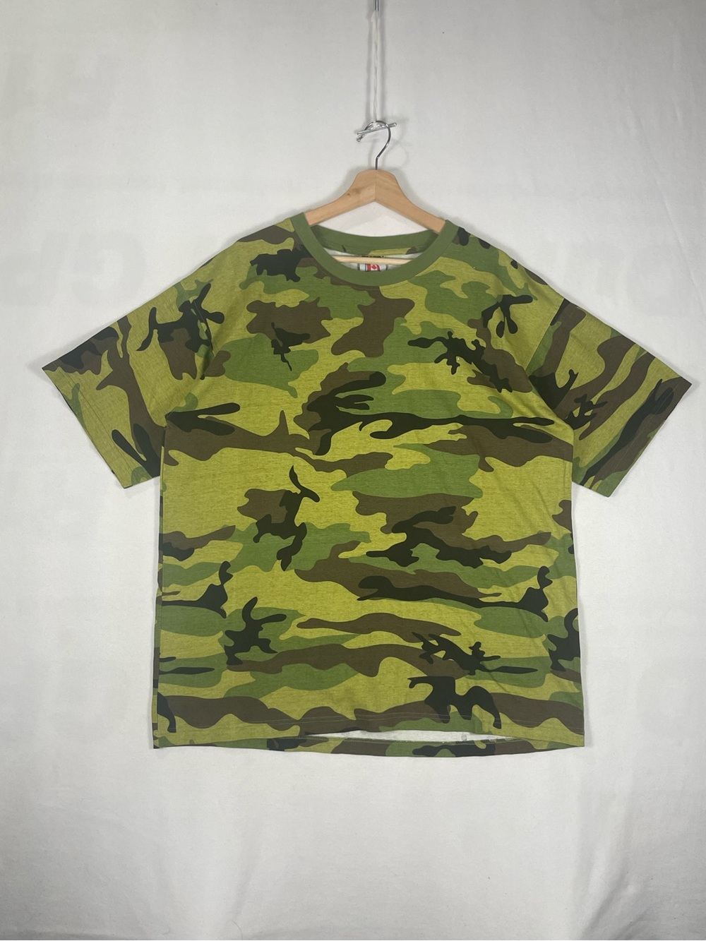 Vintage Y2K TIGER Green Camo Canada Army T shirt Fits Sz L/XL
